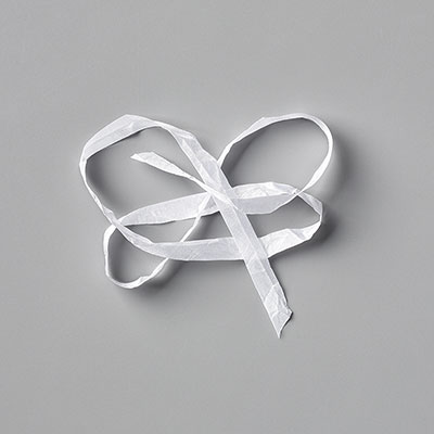 WHISPER WHITE 1/4 (6.4 MM) CRINKLED SEAM BINDING RIBBON