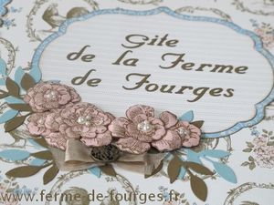 livre-d-or-chaumiere-fourges-detail.jpg