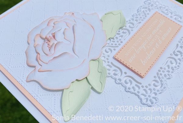 carte de mariage avec pivoine et étiquette dentelle tout en douceur